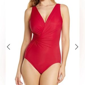 Nwt Miraclesuit esmerelda Twisted Esmerelda Underwire One Piece Swimsuit